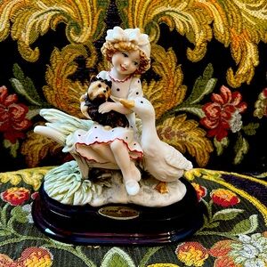 Giuseppe, Armani, porcelain statue, close encounters